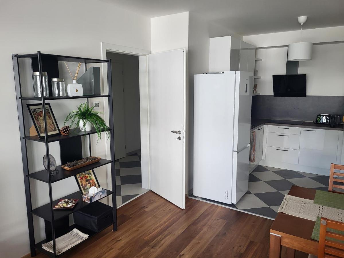 New Apartment In Karlin, Praha 8, Close To Center エクステリア 写真