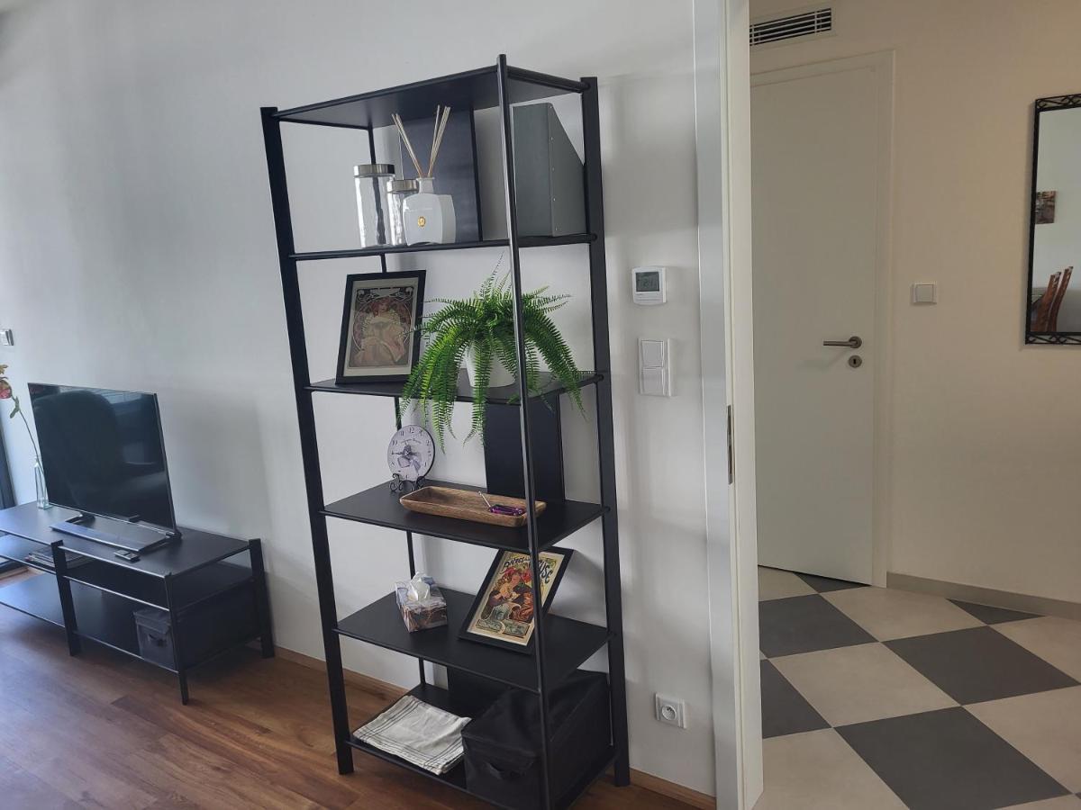 New Apartment In Karlin, Praha 8, Close To Center エクステリア 写真